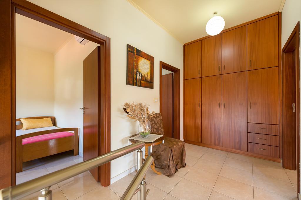 Natura House إياليسوس المظهر الخارجي الصورة